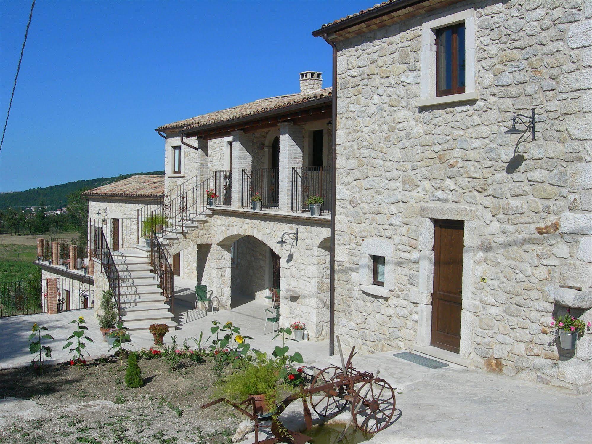 Agriturismo Borgo San Martino Abbateggio Dış mekan fotoğraf